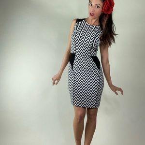 H&M sleeveless chevron dress